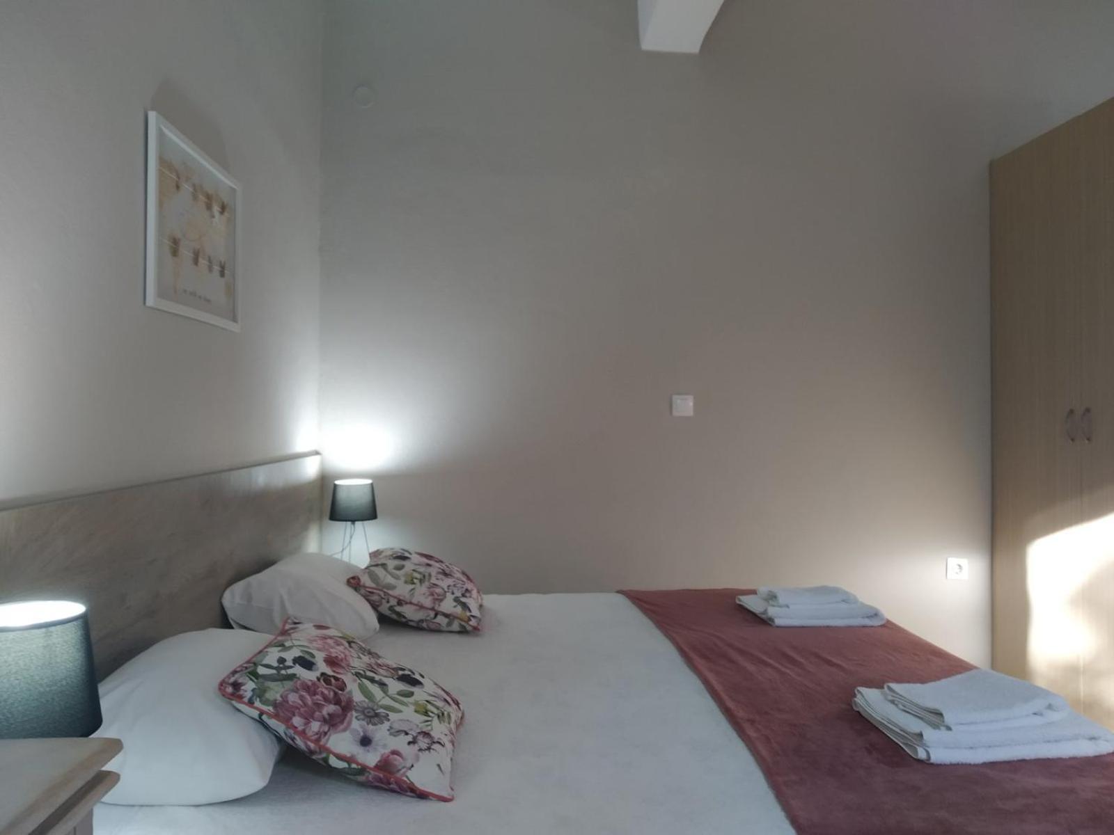 Trousas Apartments Roda  Exterior foto