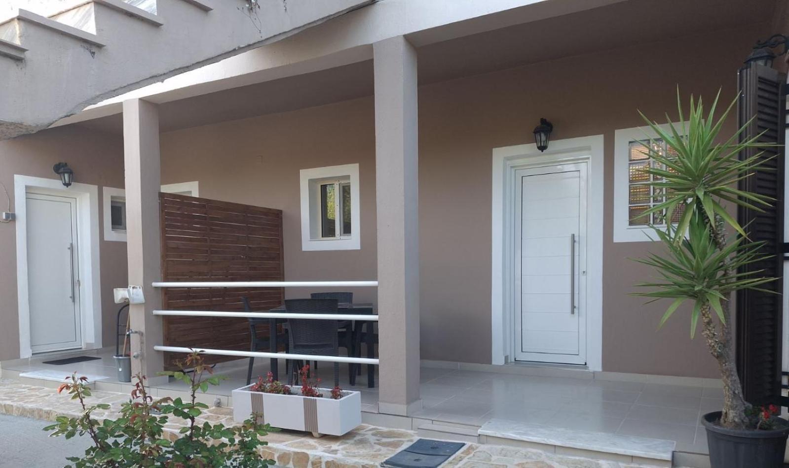 Trousas Apartments Roda  Exterior foto